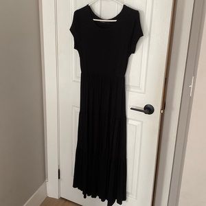 Womens size L black maxi dress